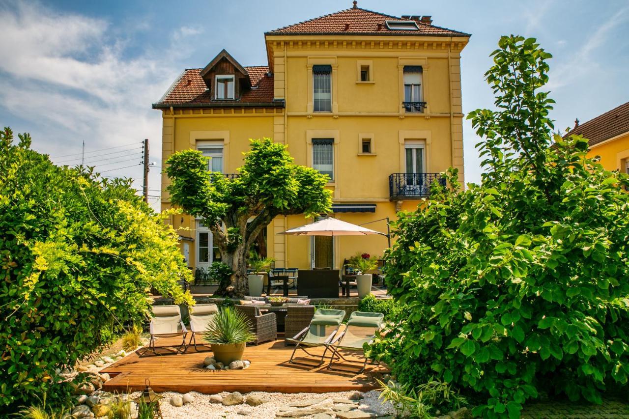 Hotel Des Dauphins Bourgoin-Jallieu Exterior foto